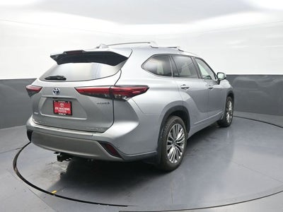 2021 Toyota Highlander Hybrid Platinum