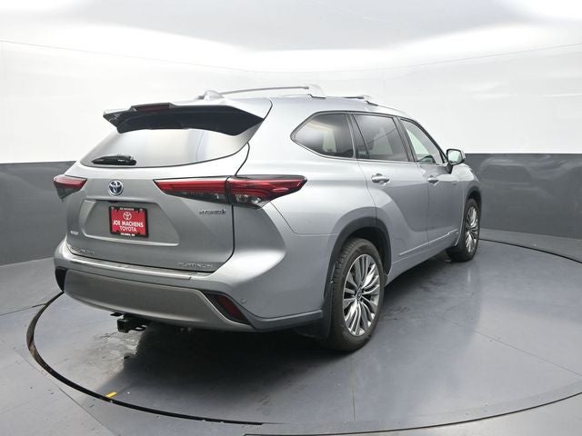 2021 Toyota Highlander Hybrid Platinum