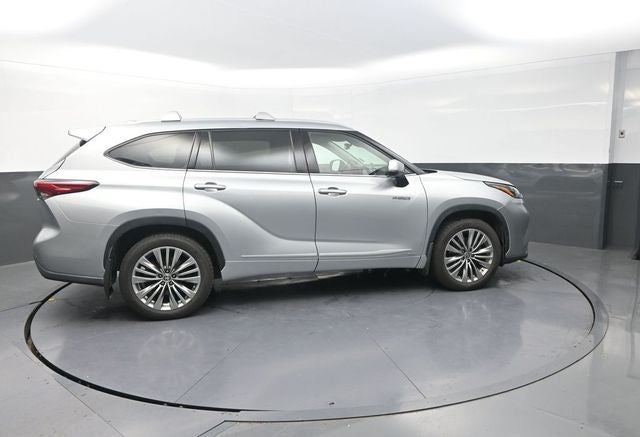 2021 Toyota Highlander Hybrid Platinum