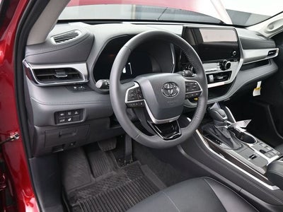 2026 Toyota Highlander Hybrid Platinum