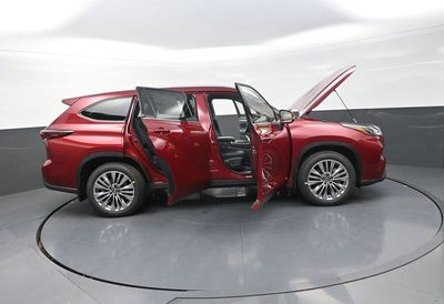 2026 Toyota Highlander Hybrid Platinum