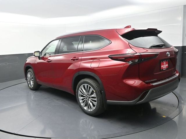 2026 Toyota Highlander Hybrid Platinum