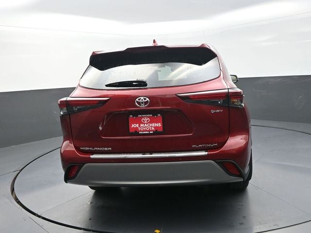 2026 Toyota Highlander Hybrid Platinum