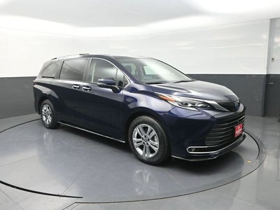 2022 Toyota Sienna Platinum 7 Passenger
