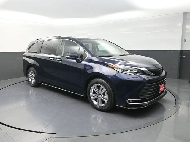 2022 Toyota Sienna Platinum 7 Passenger
