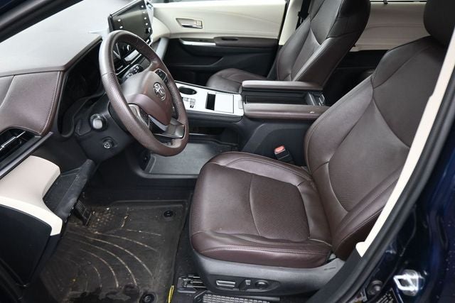 2022 Toyota Sienna Platinum 7 Passenger