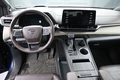 2022 Toyota Sienna Platinum 7 Passenger