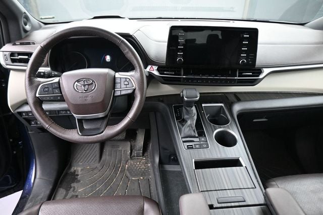 2022 Toyota Sienna Platinum 7 Passenger