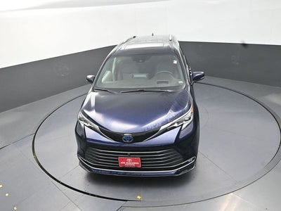 2022 Toyota Sienna Platinum 7 Passenger