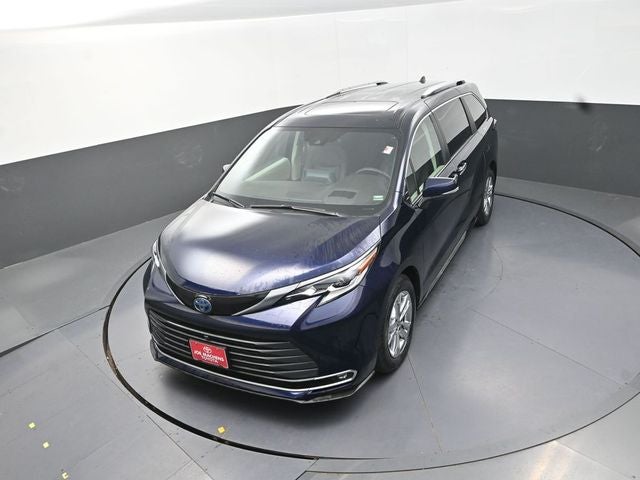 2022 Toyota Sienna Platinum 7 Passenger