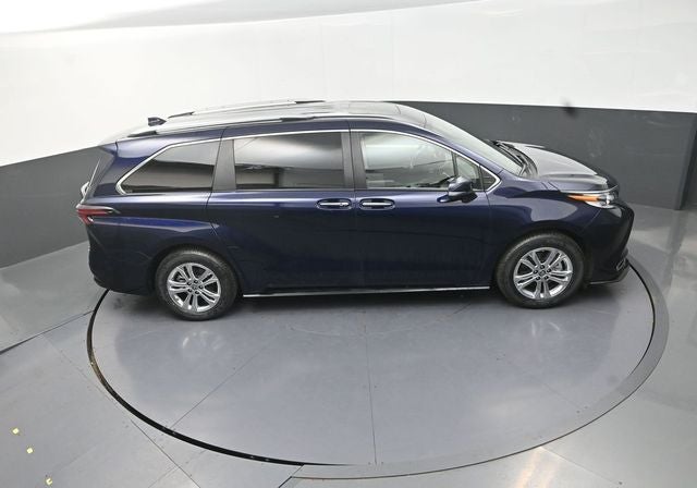 2022 Toyota Sienna Platinum 7 Passenger