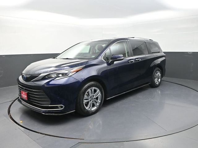 2022 Toyota Sienna Platinum 7 Passenger