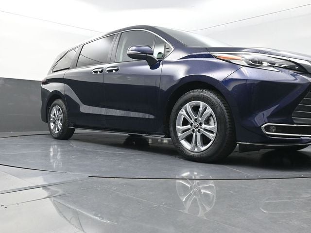 2022 Toyota Sienna Platinum 7 Passenger