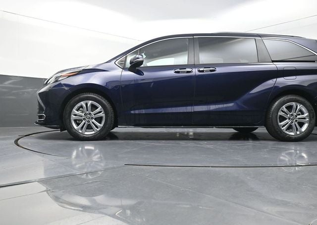 2022 Toyota Sienna Platinum 7 Passenger