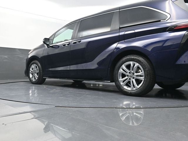 2022 Toyota Sienna Platinum 7 Passenger