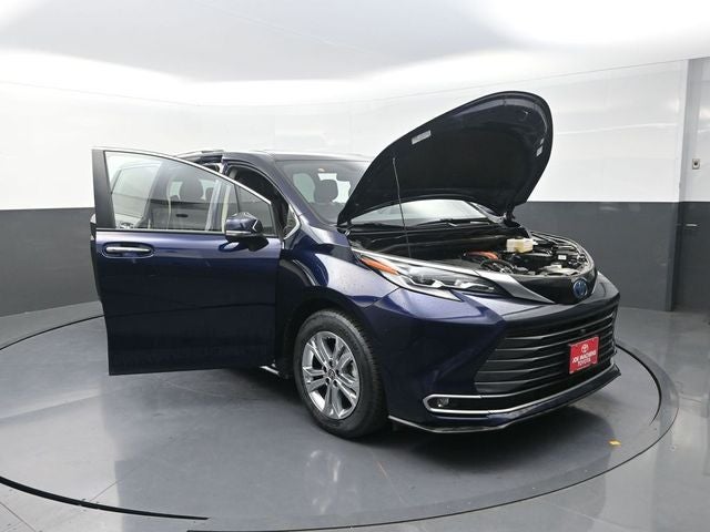 2022 Toyota Sienna Platinum 7 Passenger
