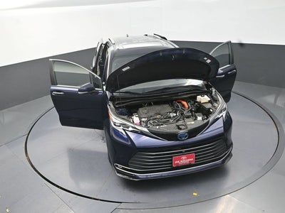 2022 Toyota Sienna Platinum 7 Passenger