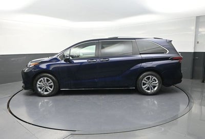 2022 Toyota Sienna Platinum 7 Passenger