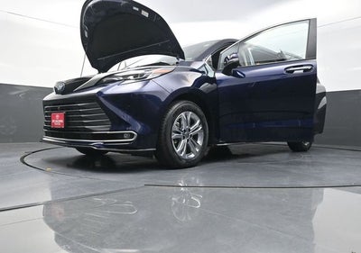 2022 Toyota Sienna Platinum 7 Passenger