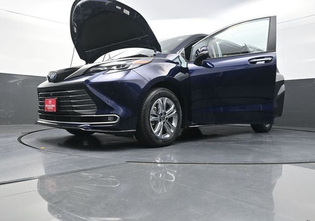 2022 Toyota Sienna Platinum 7 Passenger