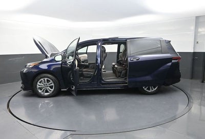 2022 Toyota Sienna Platinum 7 Passenger