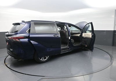 2022 Toyota Sienna Platinum 7 Passenger