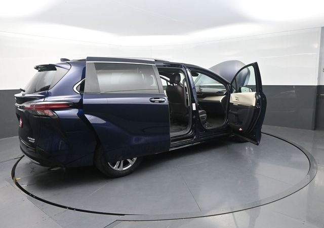 2022 Toyota Sienna Platinum 7 Passenger