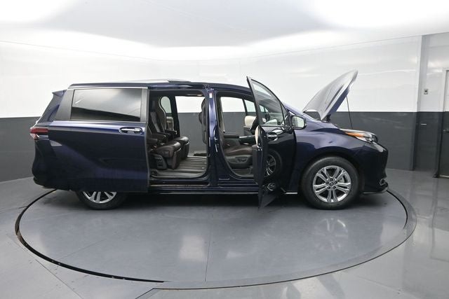 2022 Toyota Sienna Platinum 7 Passenger