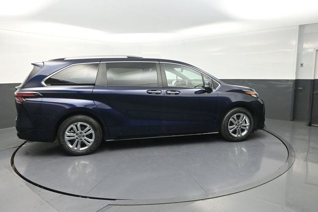 2022 Toyota Sienna Platinum 7 Passenger