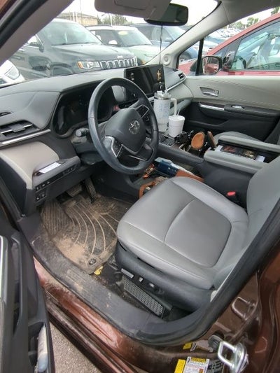 2022 Toyota Sienna XLE 7 Passenger