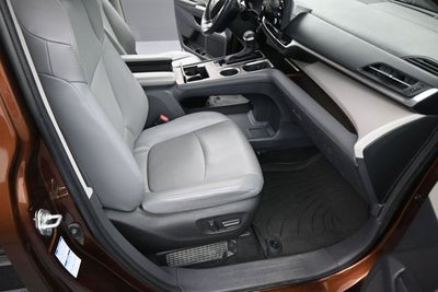 2022 Toyota Sienna XLE 7 Passenger