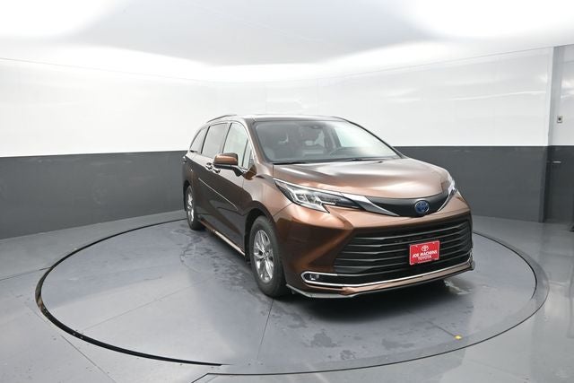 2022 Toyota Sienna XLE 7 Passenger