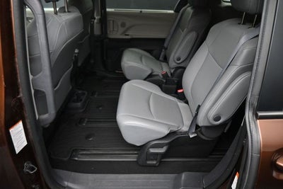 2022 Toyota Sienna XLE 7 Passenger