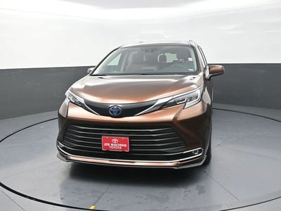 2022 Toyota Sienna XLE 7 Passenger