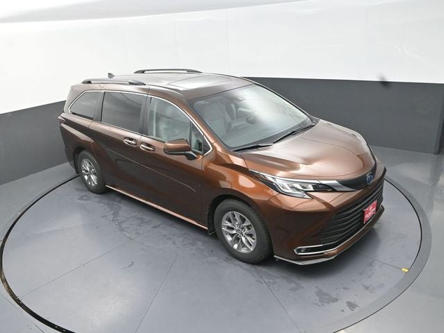 2022 Toyota Sienna XLE 7 Passenger