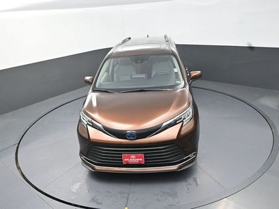 2022 Toyota Sienna XLE 7 Passenger
