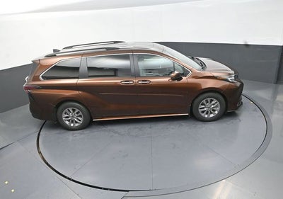 2022 Toyota Sienna XLE 7 Passenger