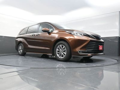 2022 Toyota Sienna XLE 7 Passenger