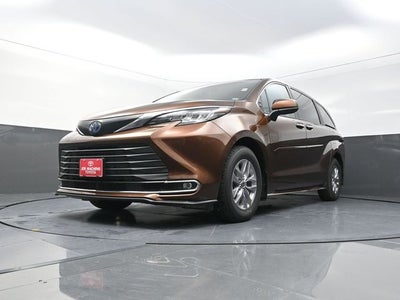 2022 Toyota Sienna XLE 7 Passenger