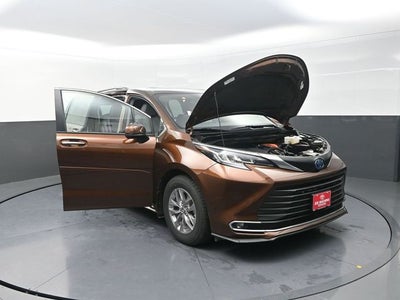 2022 Toyota Sienna XLE 7 Passenger