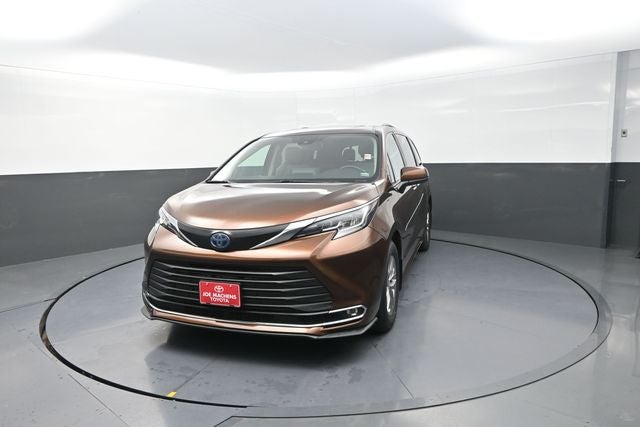 2022 Toyota Sienna XLE 7 Passenger