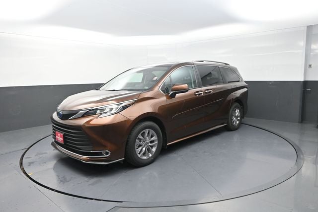 2022 Toyota Sienna XLE 7 Passenger