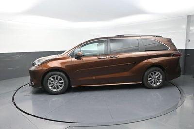 2022 Toyota Sienna XLE 7 Passenger