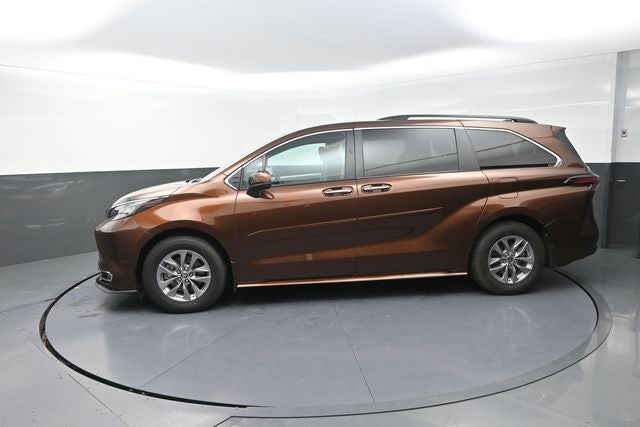2022 Toyota Sienna XLE 7 Passenger