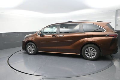 2022 Toyota Sienna XLE 7 Passenger