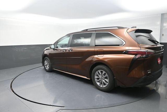 2022 Toyota Sienna XLE 7 Passenger