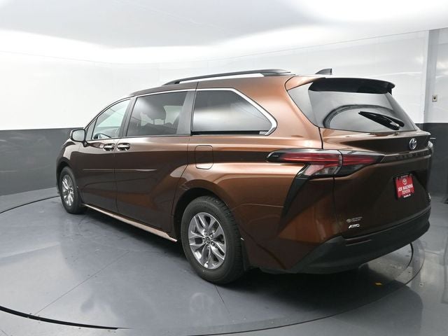 2022 Toyota Sienna XLE 7 Passenger