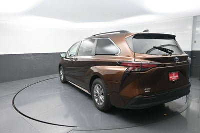 2022 Toyota Sienna XLE 7 Passenger