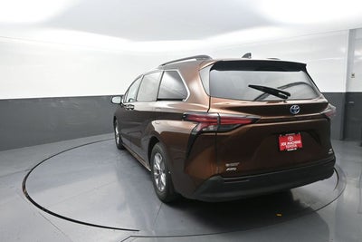 2022 Toyota Sienna XLE 7 Passenger