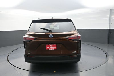 2022 Toyota Sienna XLE 7 Passenger